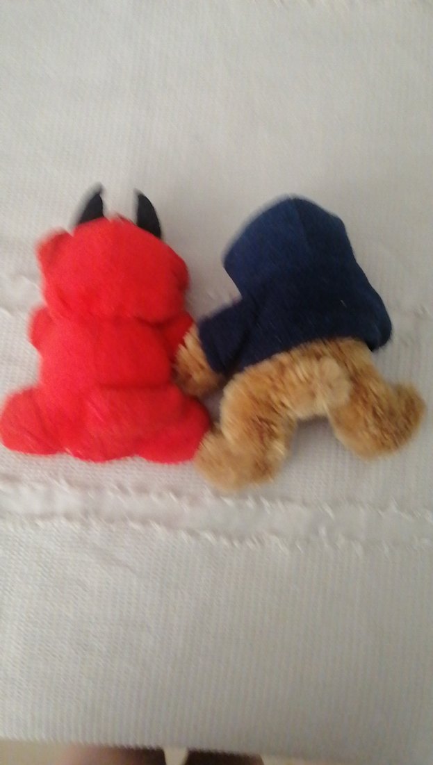 Renkli Peluş Oyuncak Ayı ve Şeytan - Görsel 3