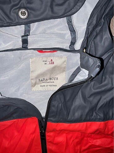 Zara Zara 6-7 yaş yagmurluk