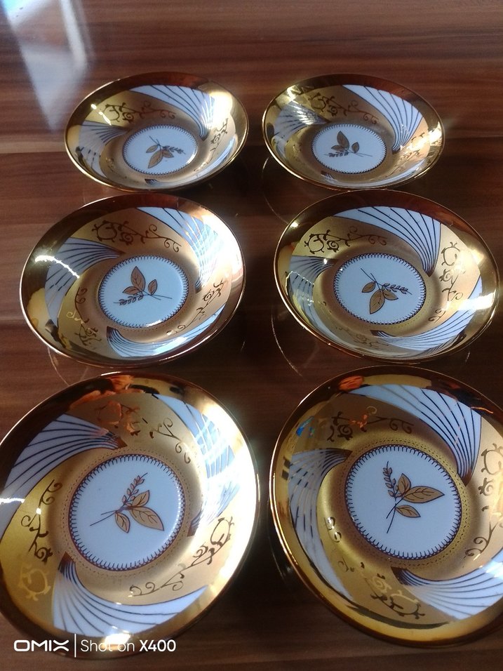 Altın Renkli Parlak Porselen Çay Tabağı Seti sıfır - Görsel 2