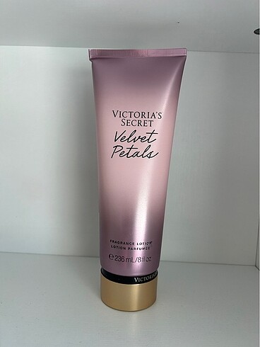 Victoria Secret Velvet Petals Vücut Losyonu