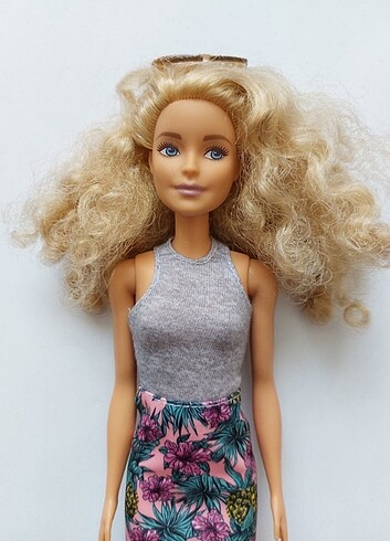 Barbie BARBİE FASHİONİSTAS BEBEĞİ