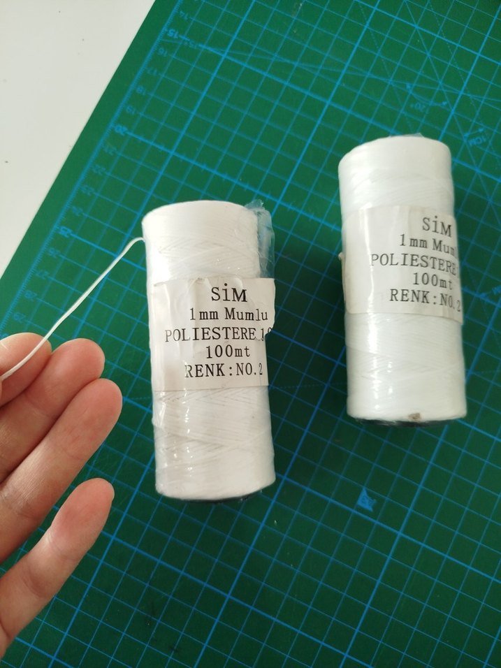 100 Metre Beyaz Mumlu İplik - Görsel 2