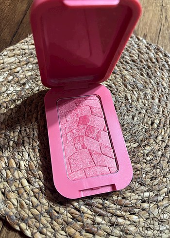 Beden NYX Buttermelt Pembe Allık 5g