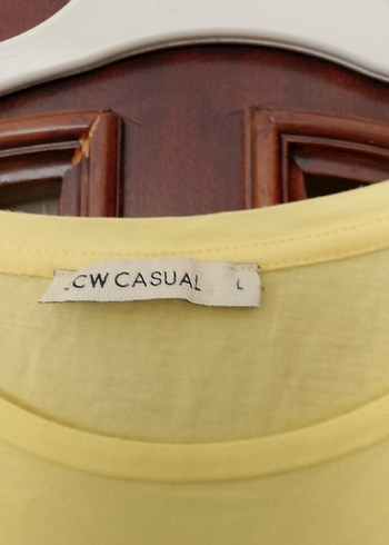 LC Waikiki Sarı Baskılı KadınTişört