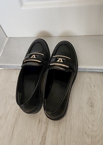 Diğer Altın Tokalı Siyah Deri Kadın Loafer
