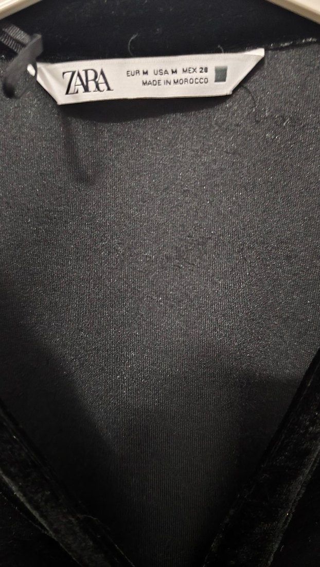 Siyah Süet Düğmeli V Yaka Uzun Kollu Bluz - Görsel 3