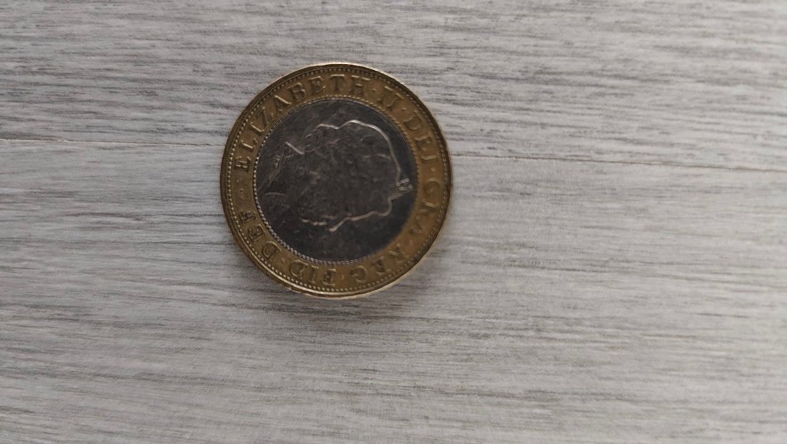 Two pounds 1998 tarihli - Görsel 3