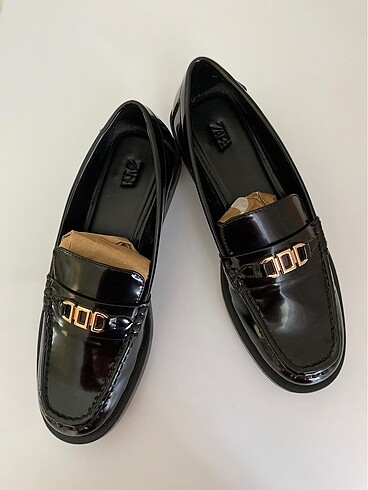Zara makosen / oxford