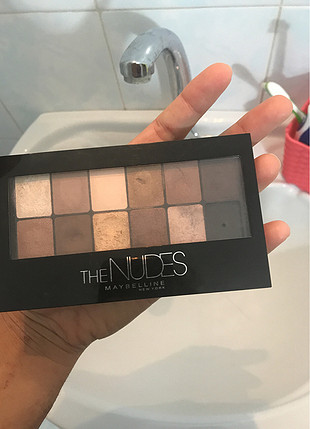 The nudes maybelline new york