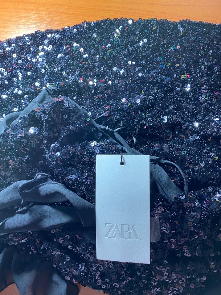 Zara kısa pullu fırfırlı elbise - Görsel 4