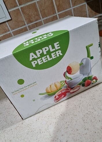 Elma soyma makinesi ve dilimleyici set