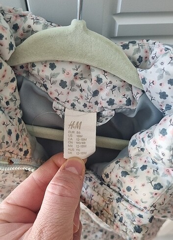 12-18 Ay Beden mavi Renk H&M mont 12 -18 ay , çok hafif mont