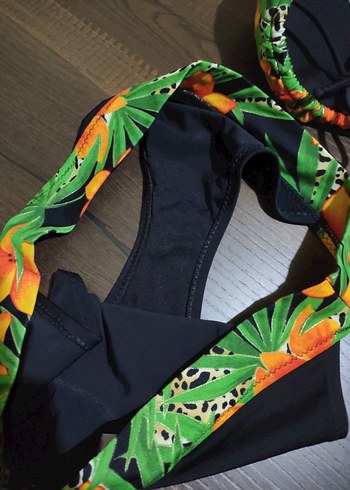l Beden Çiçek Desenli İpli Kadın Bikini Takımı