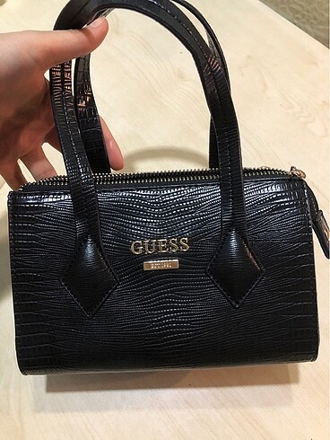 GUESS ÇANTA