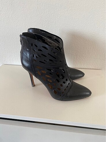 Nine West bot