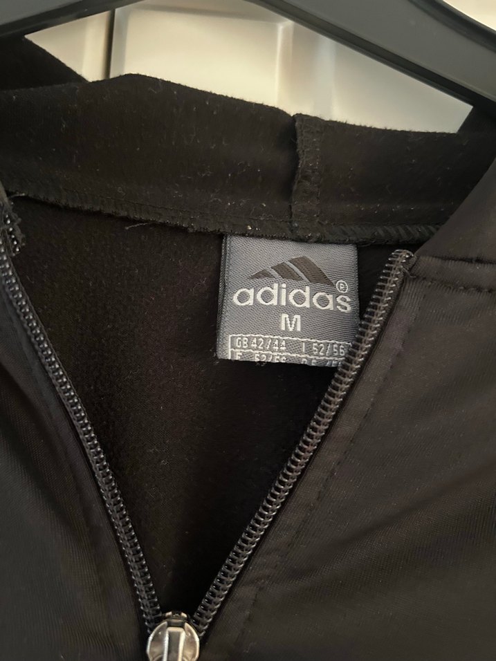 Adidas Siyah Kapüşonlu Spor Ceket — görsel 3/4