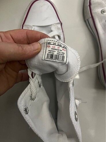 37 Beden beyaz Renk Converse ayakkabı