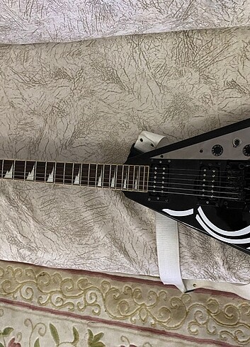 V kasa elektro gitar
