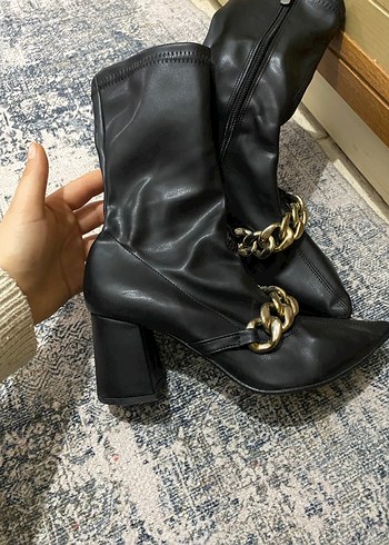 Kadın Siyah Zincir Detaylı Deri Topuklu Bot - Görsel 3