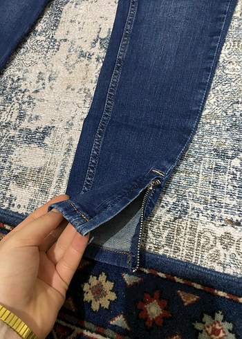 Lacivert Yırtık Detaylı Dar Kesim Kot Pantolon - Görsel 2