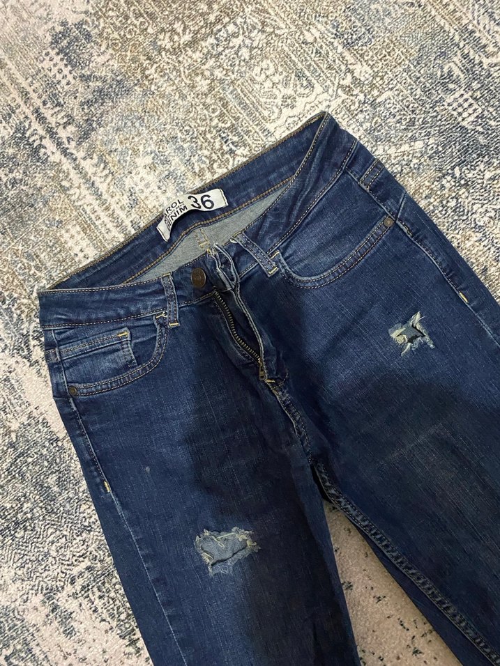 Lacivert Yırtık Detaylı Dar Kesim Kot Pantolon - Görsel 3