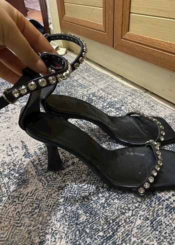 Siyah Taşlı İnce Topuklu Kadın Ayakkabı - Görsel 3