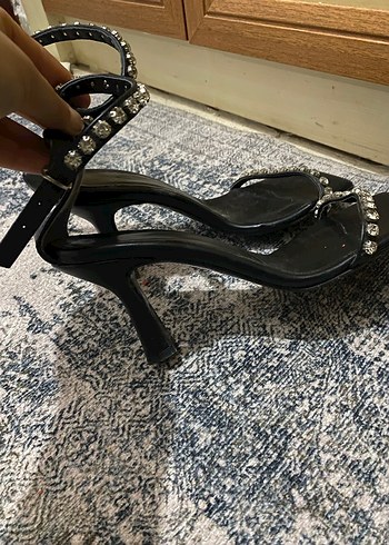 Siyah Taşlı İnce Topuklu Kadın Ayakkabı - Görsel 4