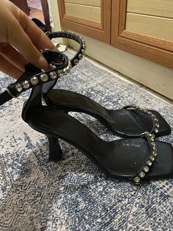 Siyah Taşlı İnce Topuklu Kadın Ayakkabı - Görsel 3