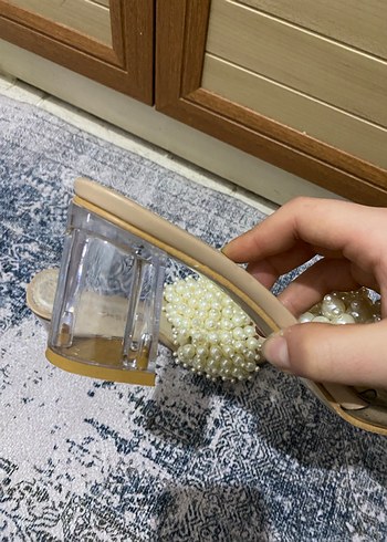 İnci İşlemeli Beyaz Topuklu Kadın Ayakkabı - Görsel 4