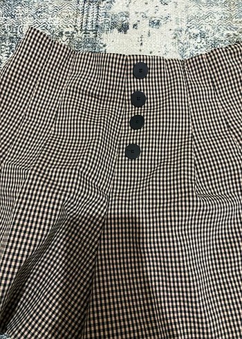 Düğmeli Kahverengi Ekose Mini Şort - Görsel 3