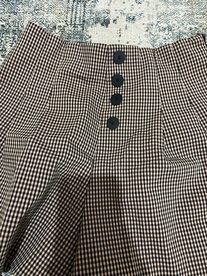 Düğmeli Kahverengi Ekose Mini Şort - Görsel 3