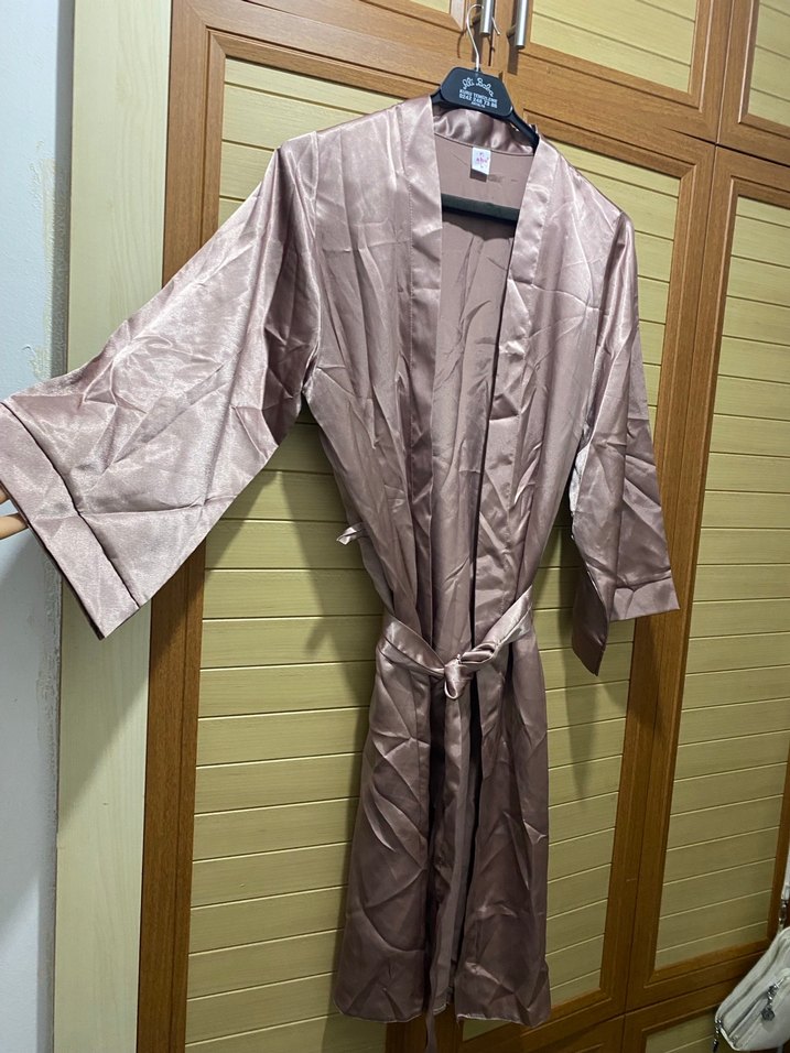 Bej Parlak Kadın Uzun Bornoz - Görsel 2