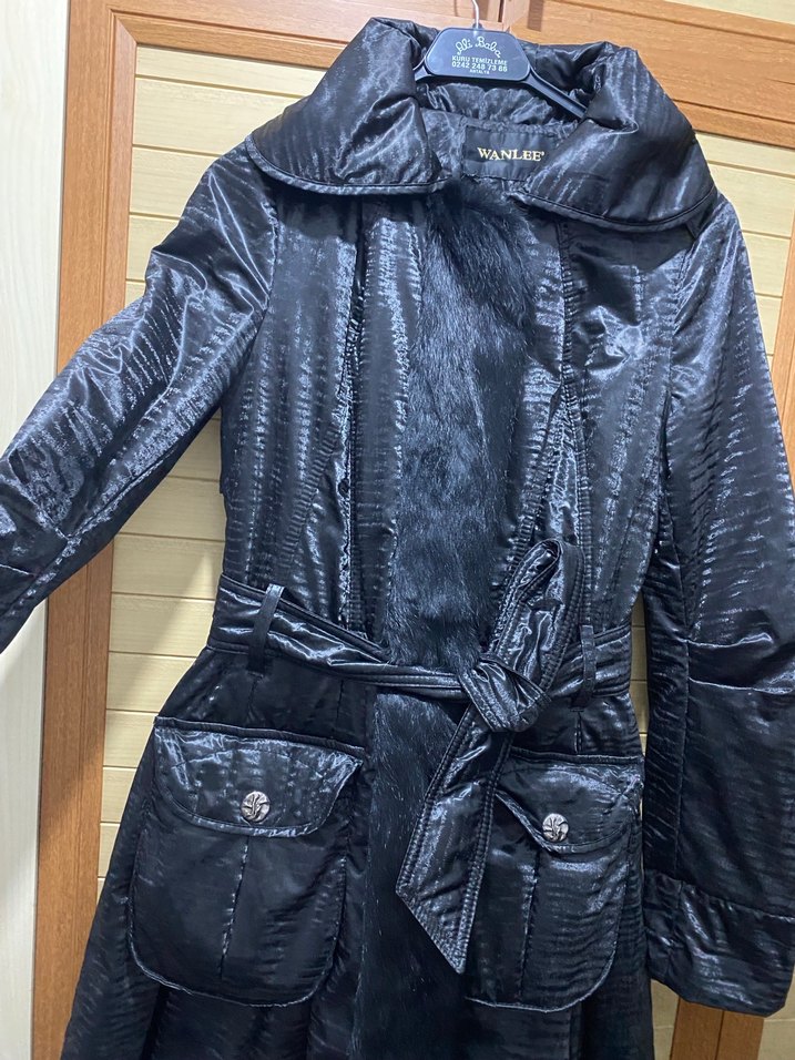 Kemerli Siyah Yılan Desenli Uzun Kadın Ceket - Görsel 3