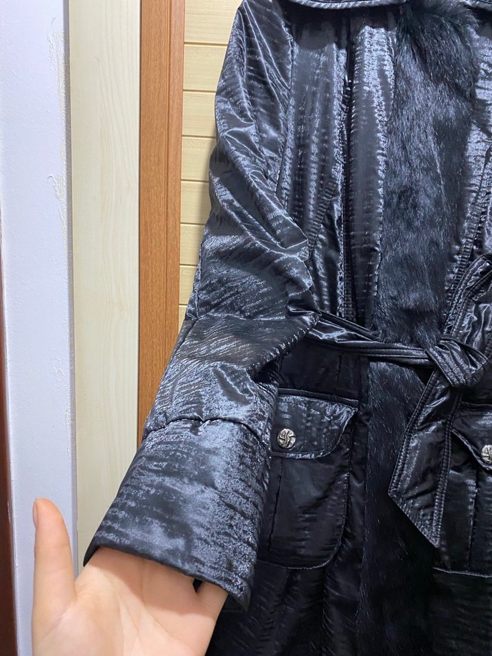 Kemerli Siyah Yılan Desenli Uzun Kadın Ceket - Görsel 2