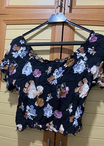 Kadın Siyah Çiçekli Mini Bluz - Görsel 2