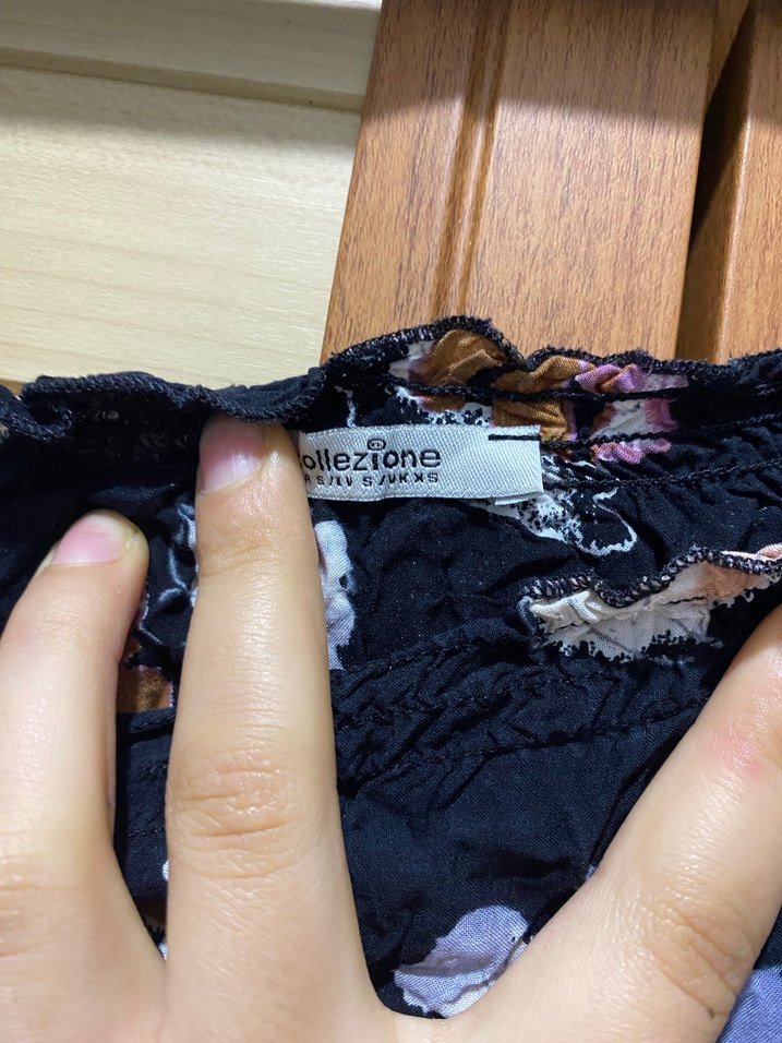 Kadın Siyah Çiçekli Mini Bluz - Görsel 3