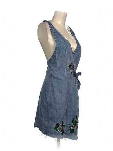 H&M H&M Kısa Tulum %70 İndirimli.