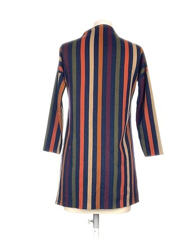 m Beden PreLoved Kısa Elbise %70 İndirimli.