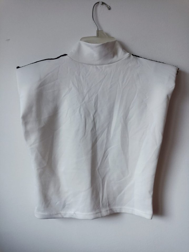 Beyaz Yarım Balıkçı Yaka Bluz - Görsel 2