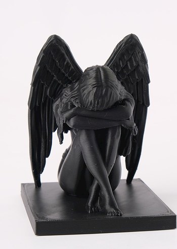 Siyah Kanatlı Melek Figürü - Görsel 2