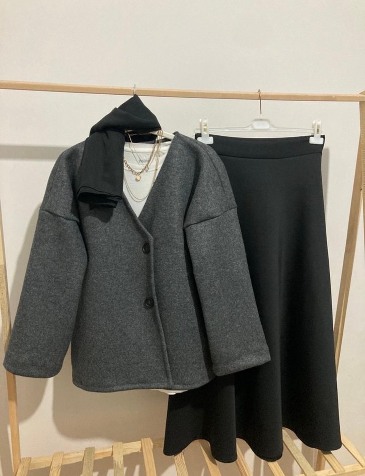 Gri Düğmeli Kısa Kadın Kaban - Görsel 2