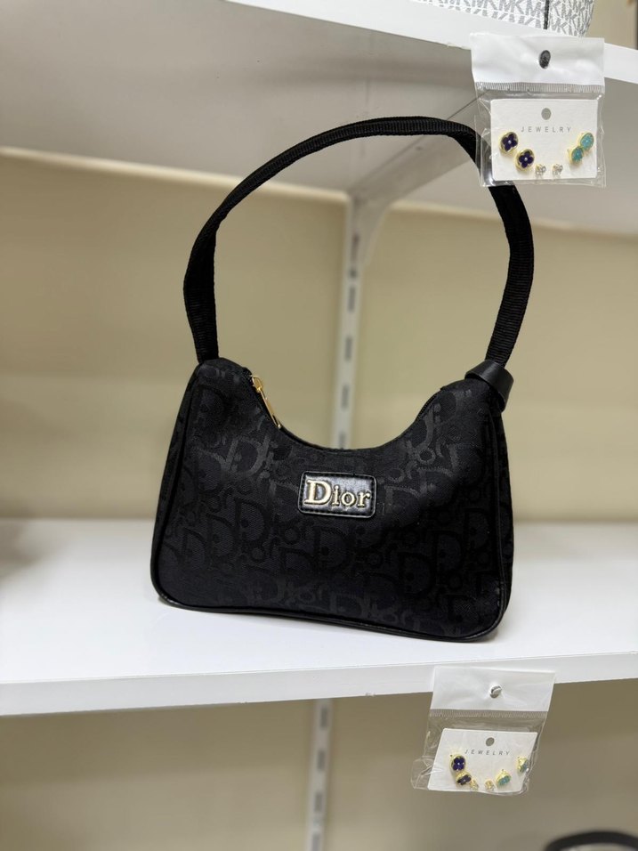 Guess Siyah Baskılı Kadın Omuz Çantası - Görsel 3