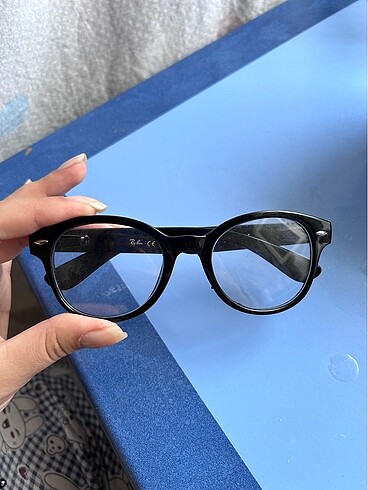 Siyah şeffaf gözlük