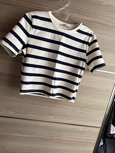 Zara T-Shirt