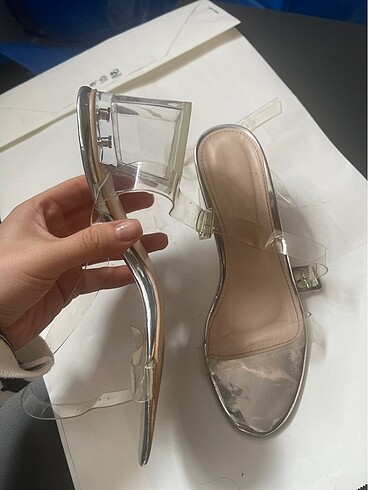 Asos Şeffaf bantlı sandalet 38