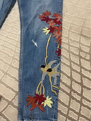 Zara Zara pantolon dar geldiği için satıyorum
