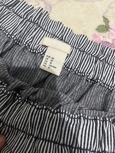 H&M H&M crop bluz