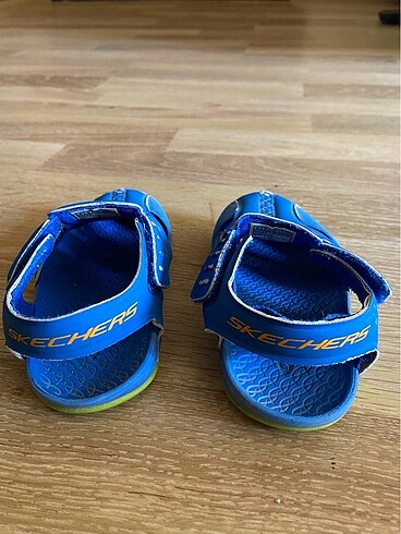 22 Beden Skechers bebek sandalet