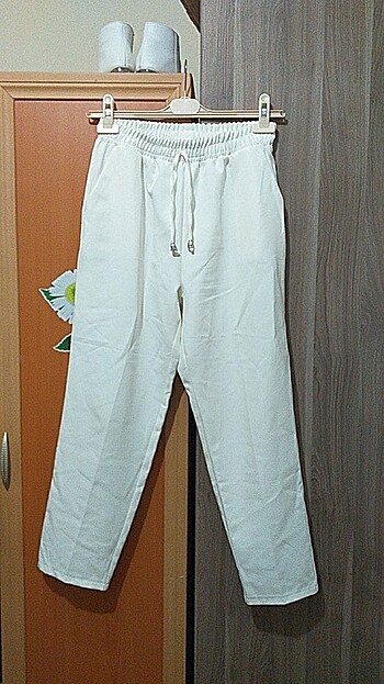 Beyaz kumas pantolon