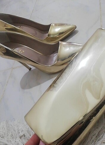 Kemal Tanca Gold stiletto